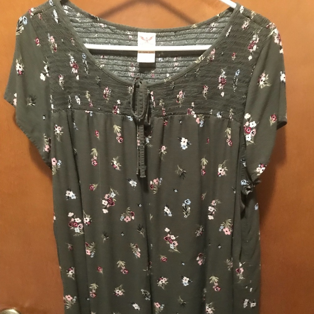 Adorable baby doll style shirt